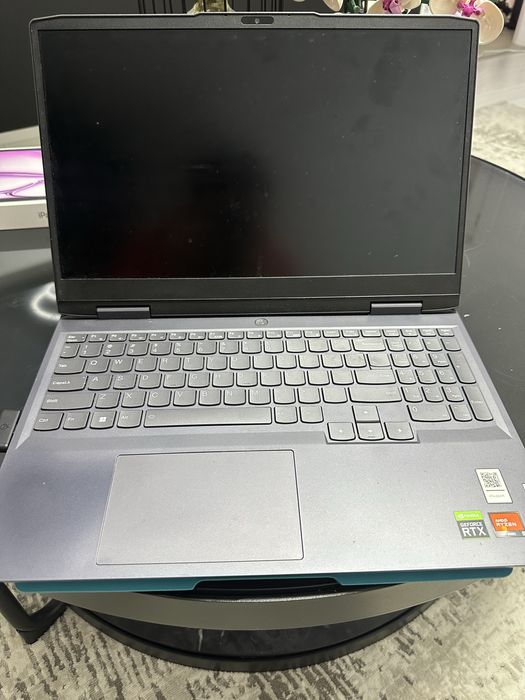 Laptp Lenovo LOQ 15 RTX 4060 Ryzen 7640