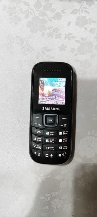 Телефон кнопочный Samsung