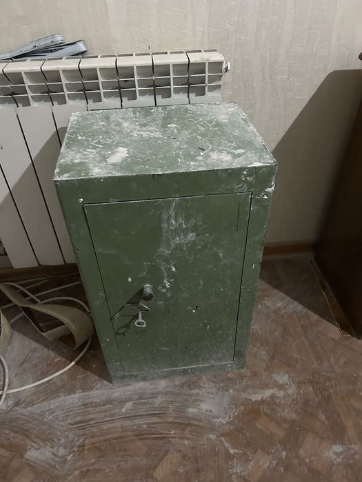 СССР железный сейф продам срочно