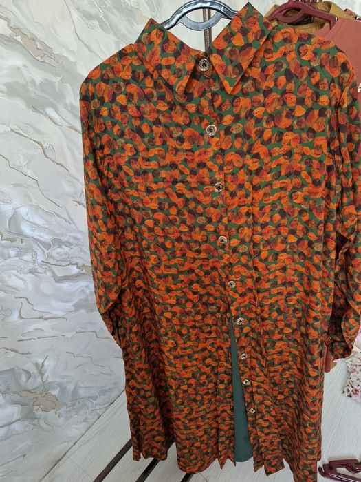 Ayollar kiyimlari sotiladi!