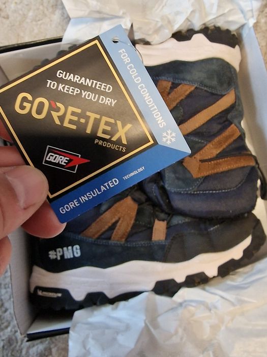 Като нови носени са 3 пъте   .PMG -апрески (ботушки ) с подметка на Mи