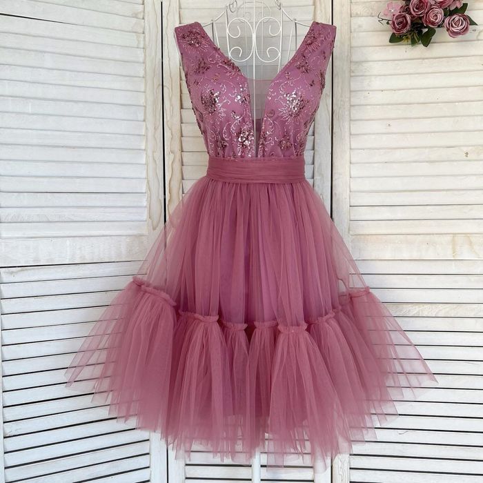 Рокля Наоми нова