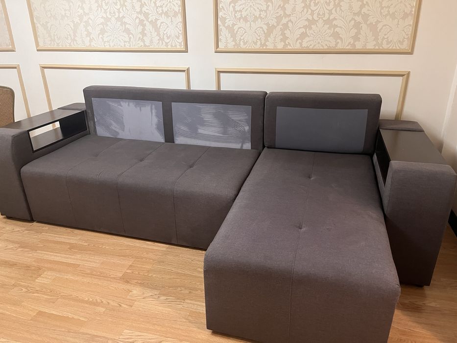 Диван угловой продам