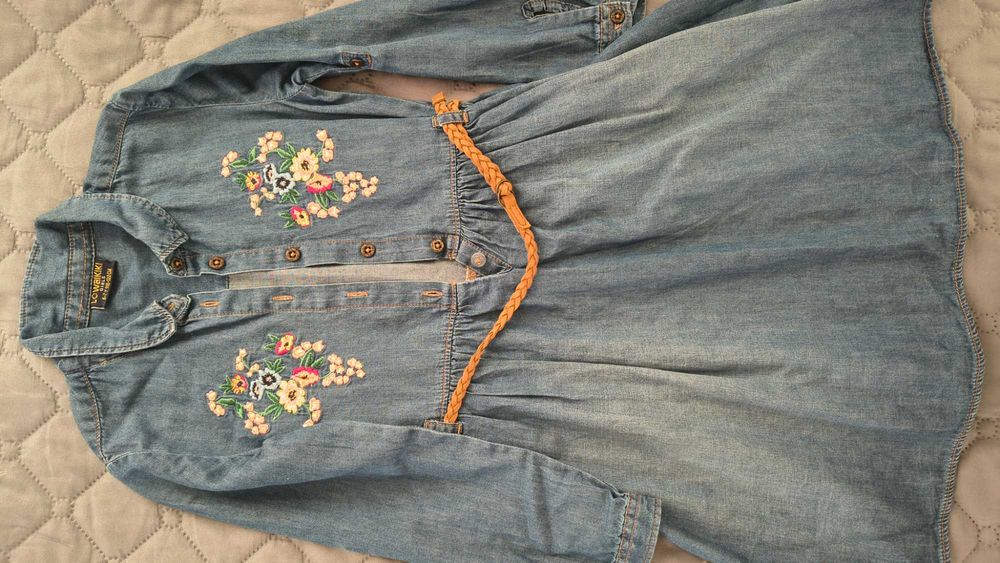 Детска рокля за момиче на възраст 6-7г. с 116-122см.