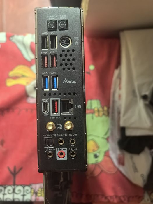Placa baza MSI MEG. Z490 WIFI și procesor intel celeron G5925