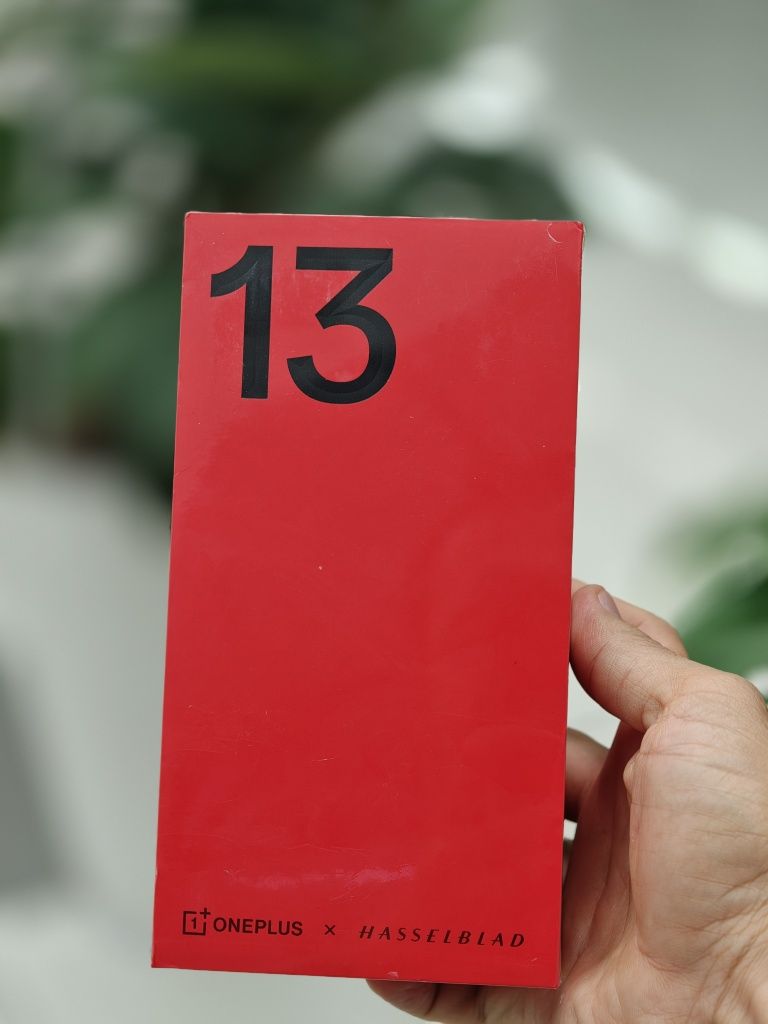 OnePlus 13 16/512GB || 24/1024GB Eclipse Black