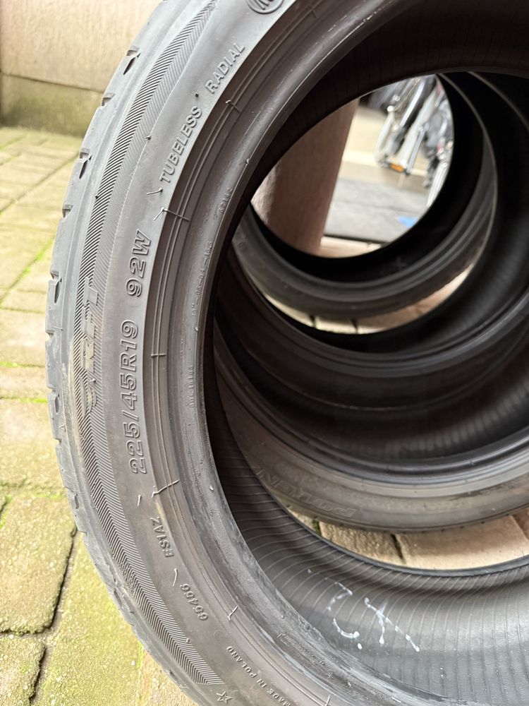 225/45/19 92W Anvelope Bridgestone Runflat