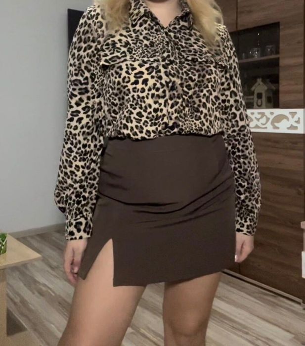 Пола с цепка в актуален кафяв цвят по модел на Zara