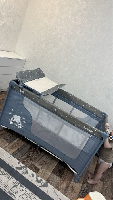 Продам кровать-манеж