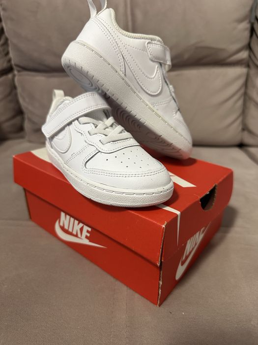 Adidasi nike unisex marimea 26