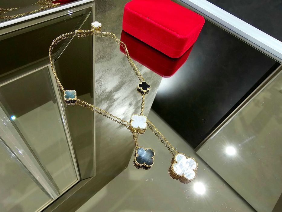 Van Cleef & Arpels VCA Gold 6 Magic Mother Onyx Alhambra Дамско Колие