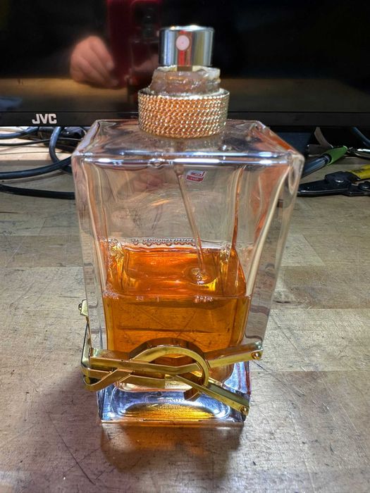 apa de parfum Yves Saint Laurent libre original