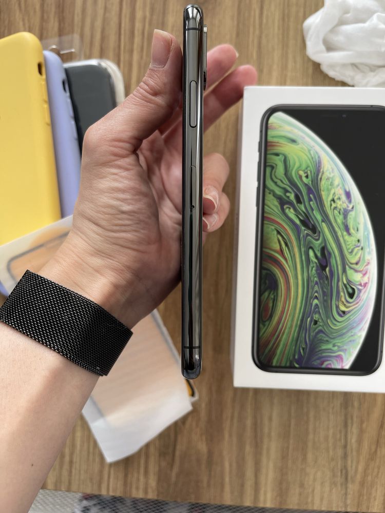 Мобилен телефон iPhone XS 64 GB