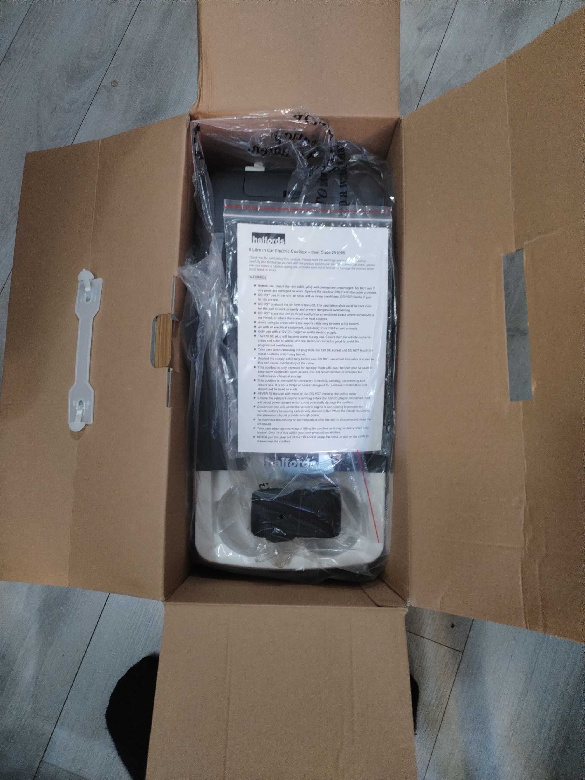 Хладилна кутия за Кола тип подлакътник 12V, Hladilnik za kola 12V