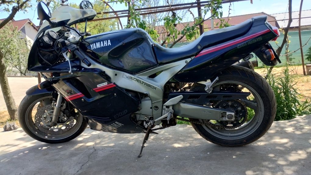 Motocicleta, motor de 1000 cm