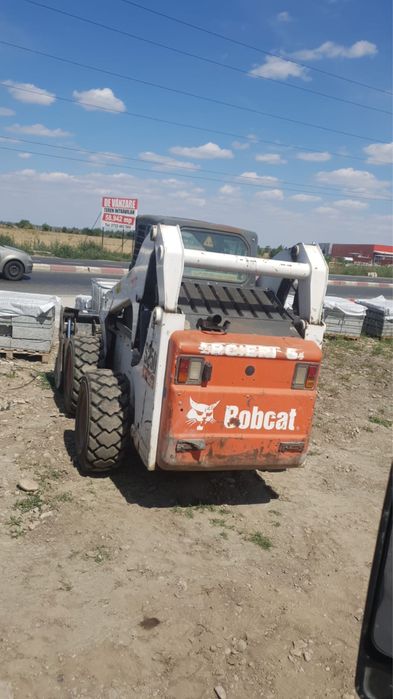 Inchiriez bobcat incarcator frontal