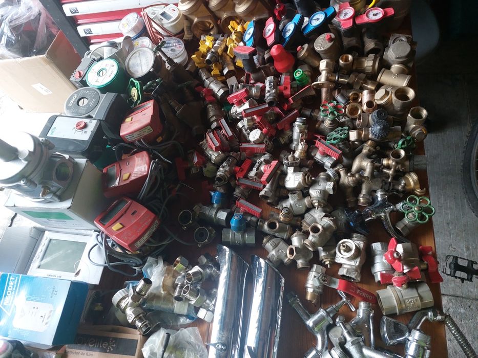 Vând robineți mai multe modele