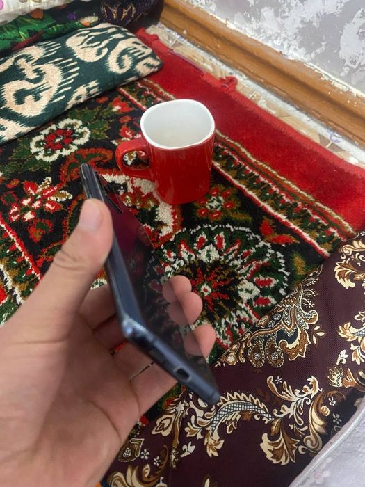 Samsung galaxy S 20fe sotiladi 2.100