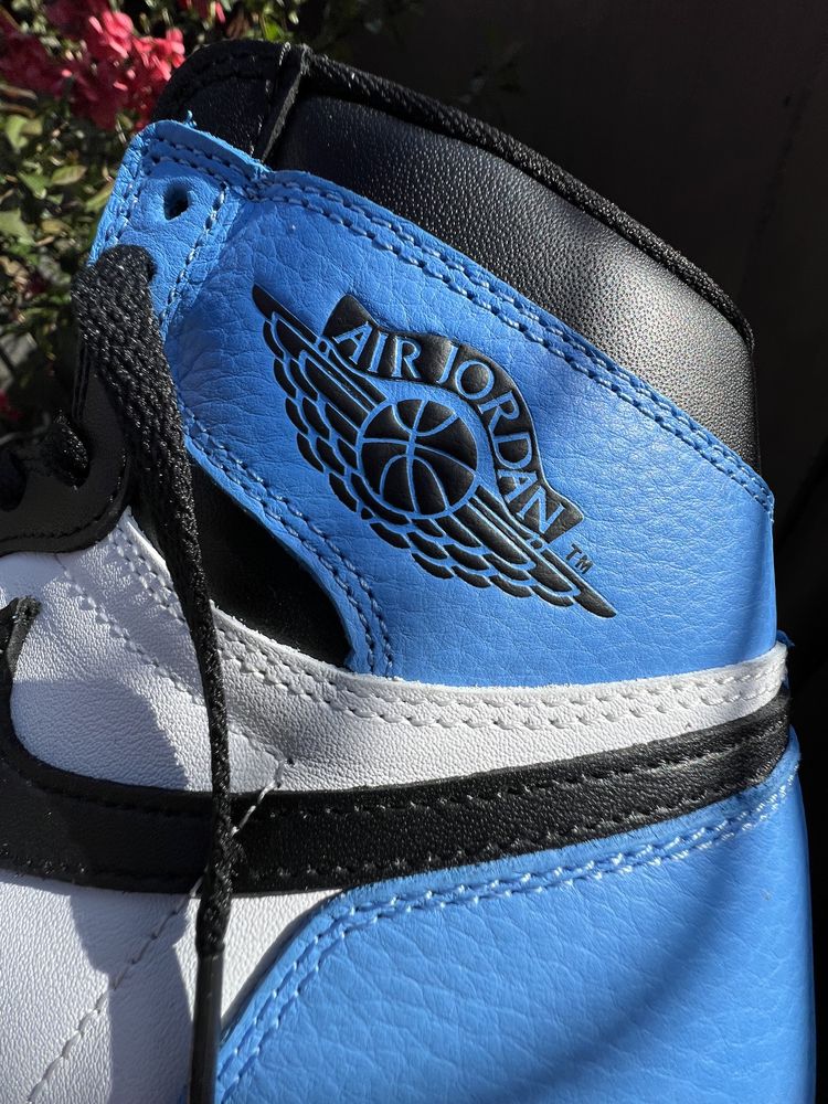 Nike Air Jordan 1 UNC - marimea 42.5