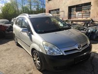 Toyota Corolla Verso 2.2D4D 136 к.с. на части 2006г.