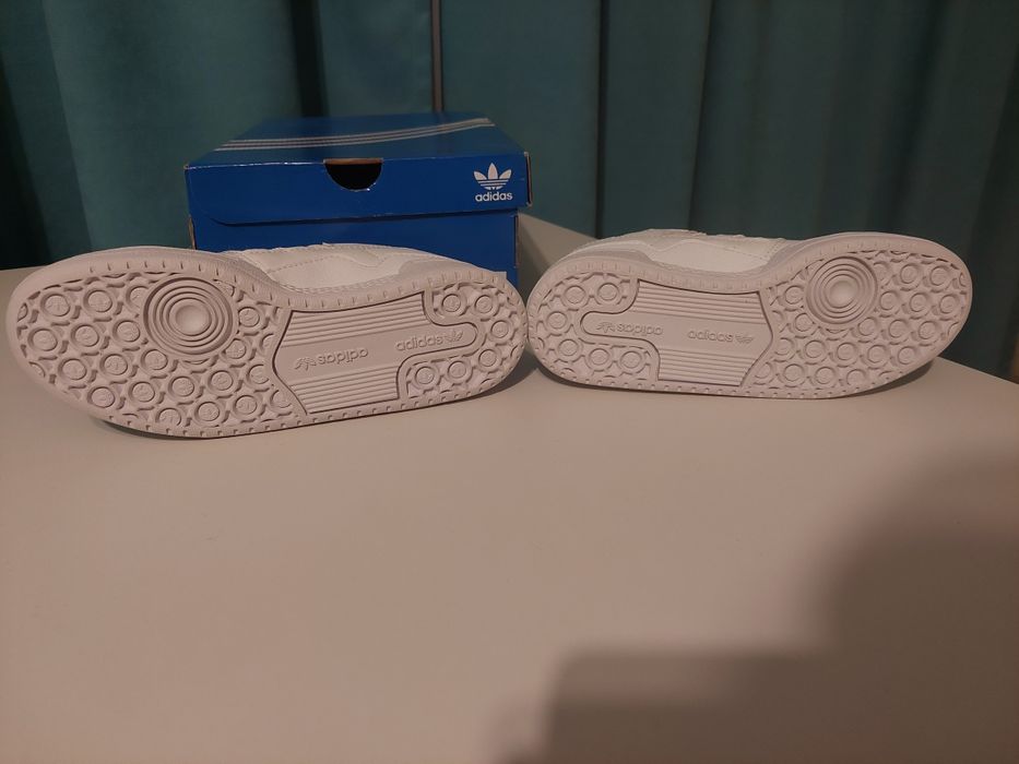 Adidas детски маратонки 33