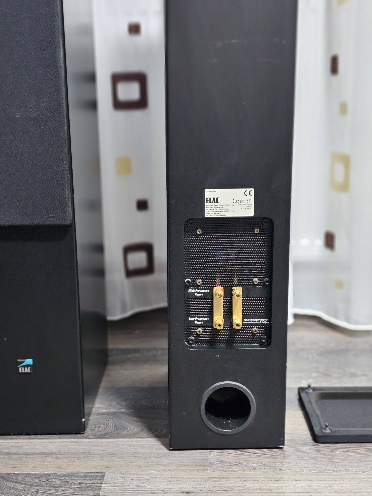 Boxe de podea Elac Elegant 311