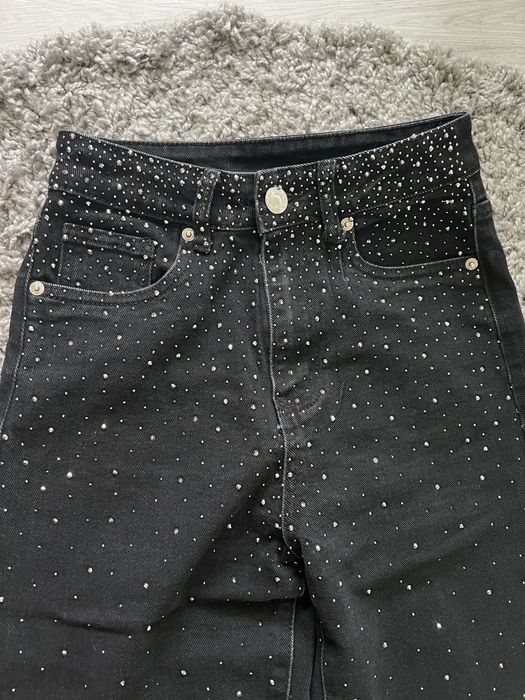 Черни дънки с камъчета