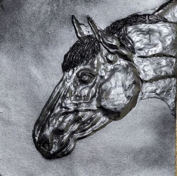 Жеребец
работа в формате А4; 300×300 мм 
техника: рельеф, скульптурн