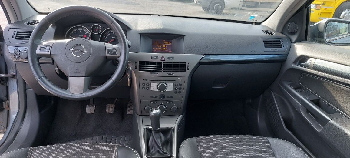 Опел Астра 1.7 CDTI COSMO