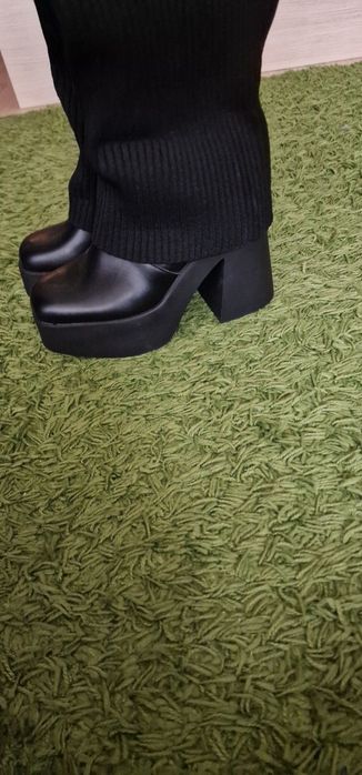 Обувки на платформа