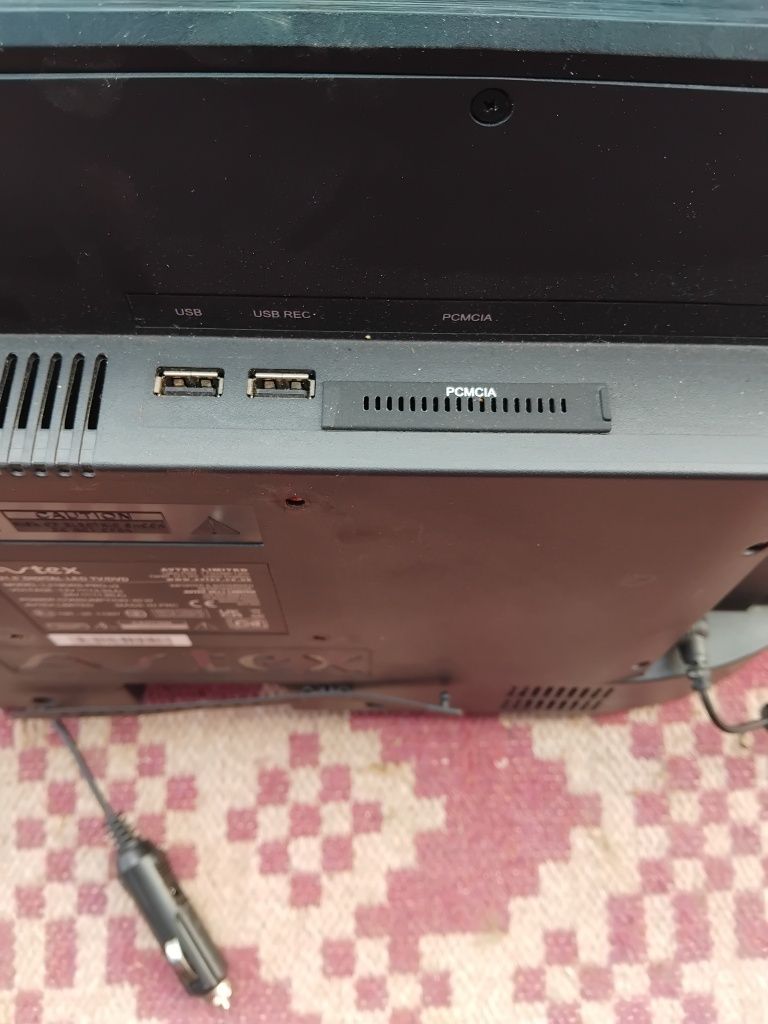Vând televizor LCD