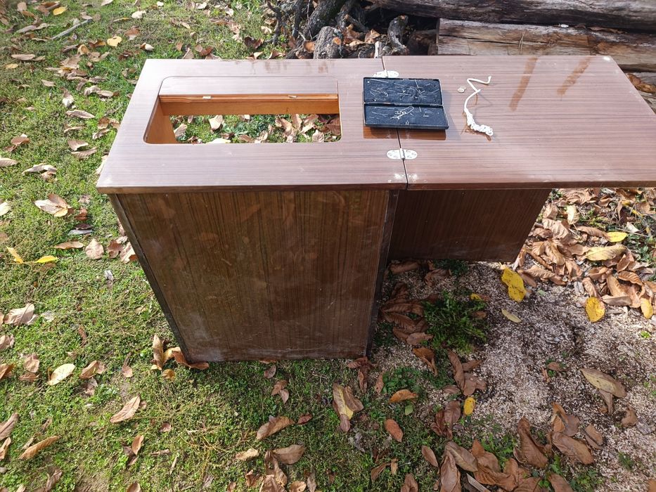 Стара крачна шевна машина