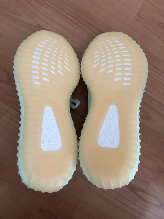 Vand yeezy marimea 44