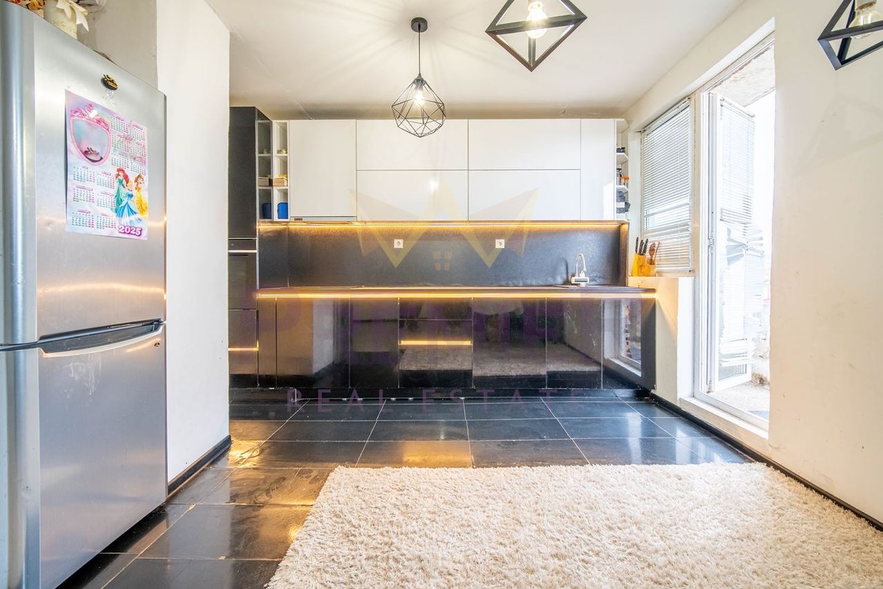 Продава се Къща в с. Тополи, Област Варна - 600 кв.м за 800 €/кв.м - Снимка #9