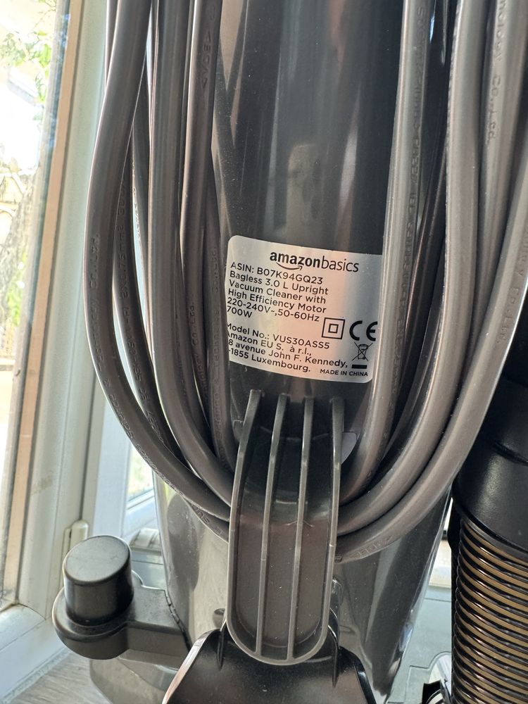 Вертикална Прахосмукачка с Кабел Amazon Basics VUS30ASS5, 700W, HEPA!