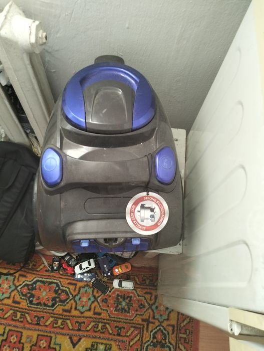 Продам пылесос состояние новый