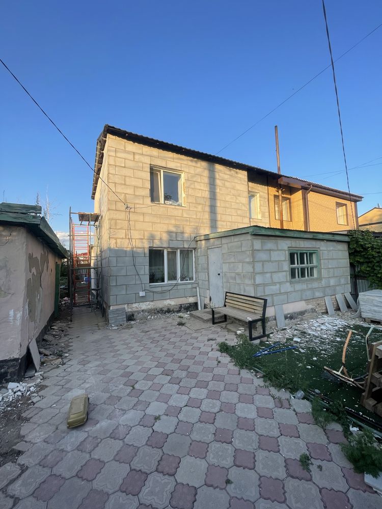 Продается 2х этажный дом