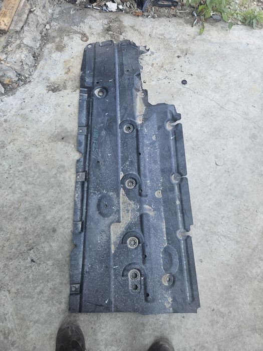 scut lateral stanga dacia sandero 3 stepway 2021