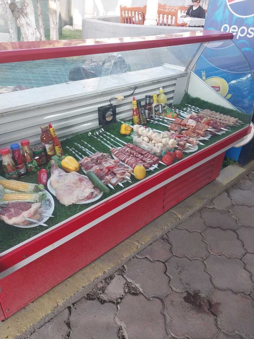halodilnik vitrina