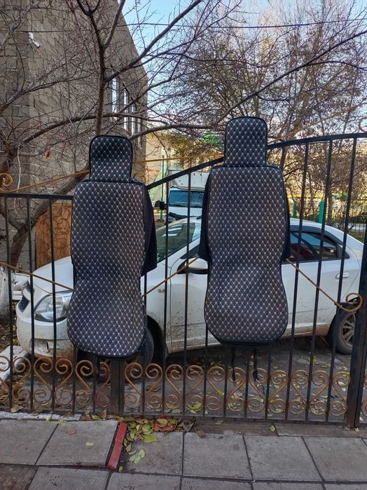 Продам передние автомобильные чехлы, б/у адрес 6 мкр