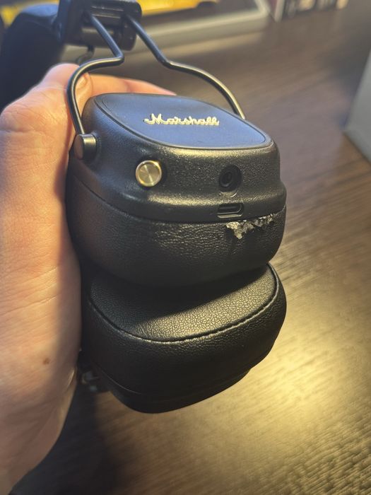 Продаю б/у наушники Маршал 4