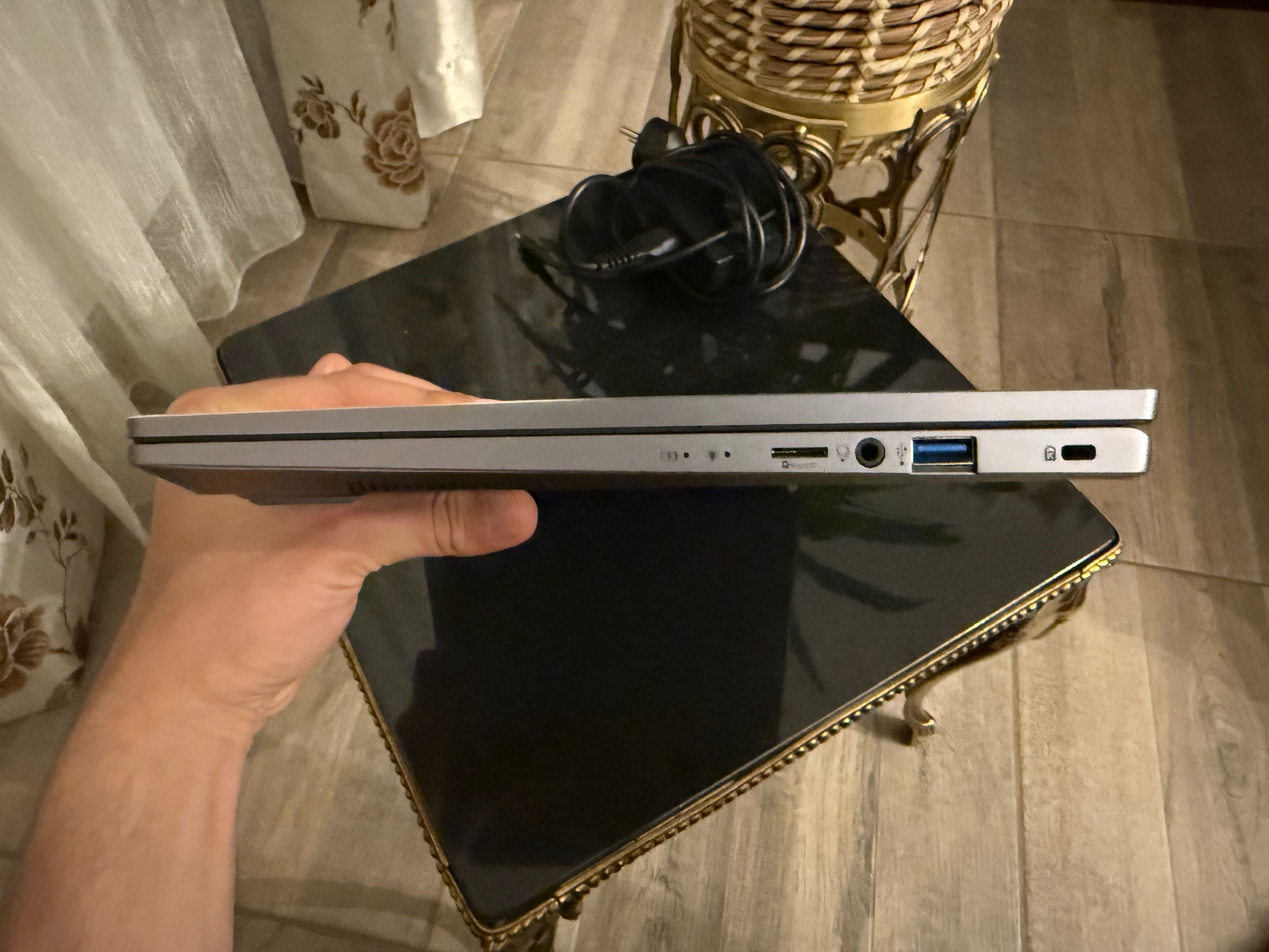Laptop Acer SwiftGo 14 Ryzen 5 8000 Radeon 760m 16Gb OLED 2.8K