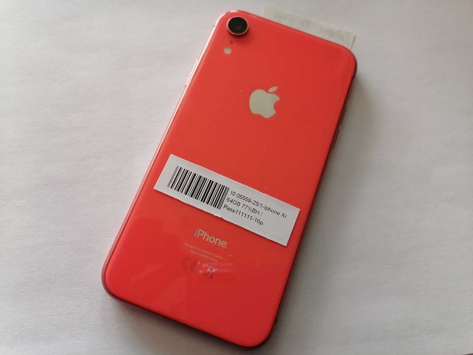 Мобилен телефон iPhone xR 64GB