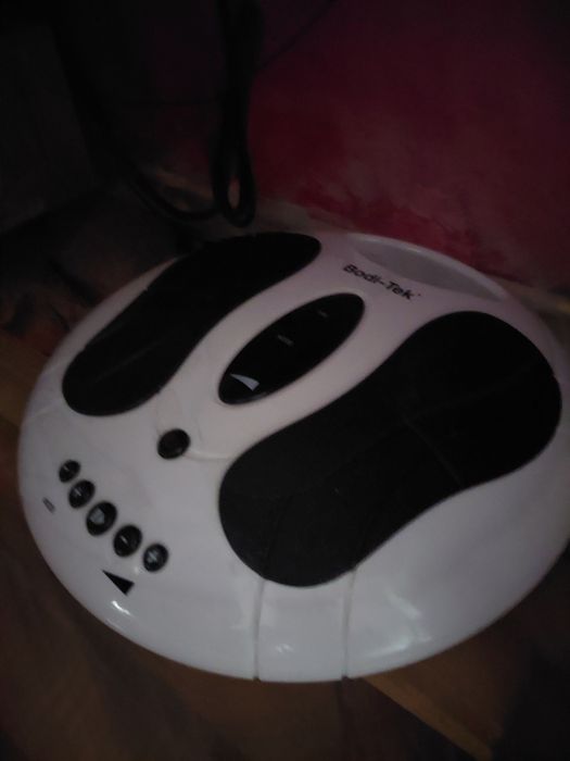 Aparat Electrostimulare pentru picioare Bodi-Tek