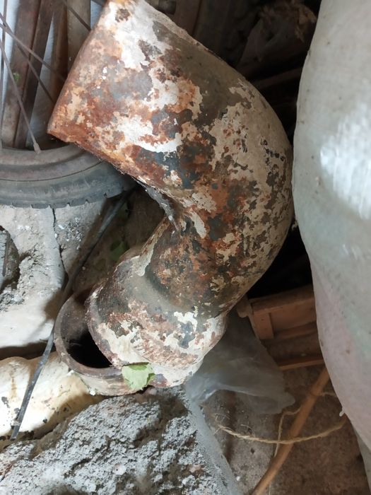 Уголок чугунный, сотка.