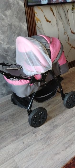 Коляска в хорошем состоянии.