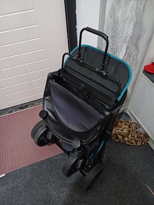 Продаётся фирменный чемодан коляска Pierre carden