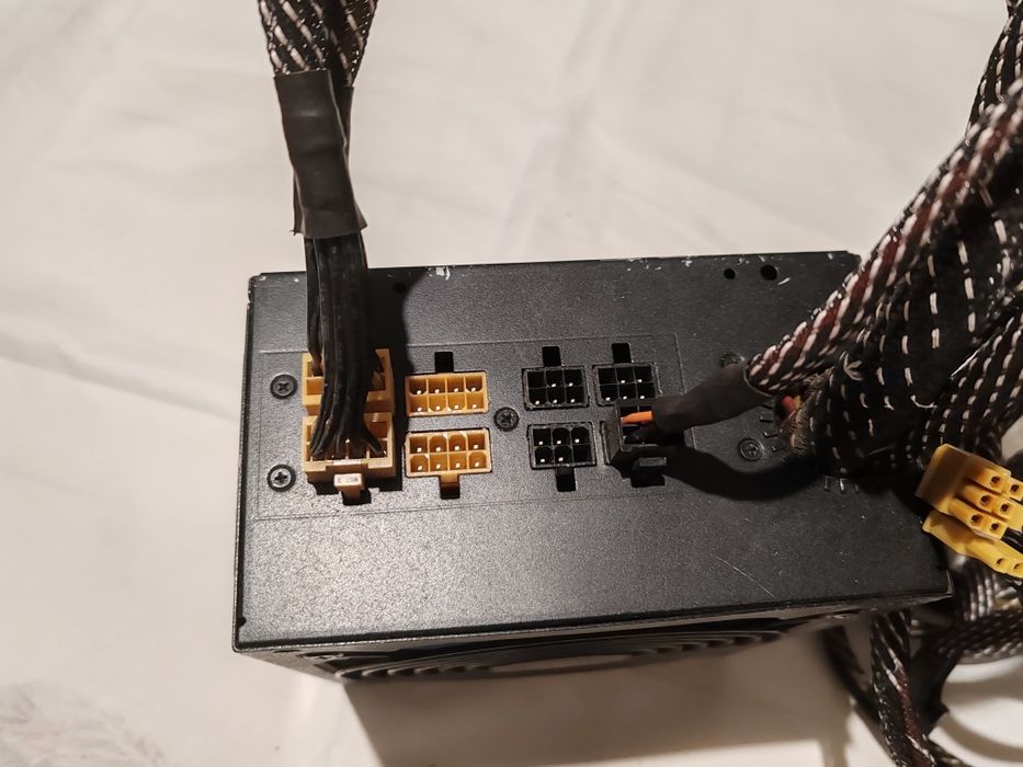 Захранване за компютър 1200W