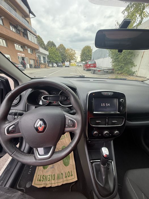 Vand Renault Clio 4 ,motor 0.9 turbo ,modelul Limited !