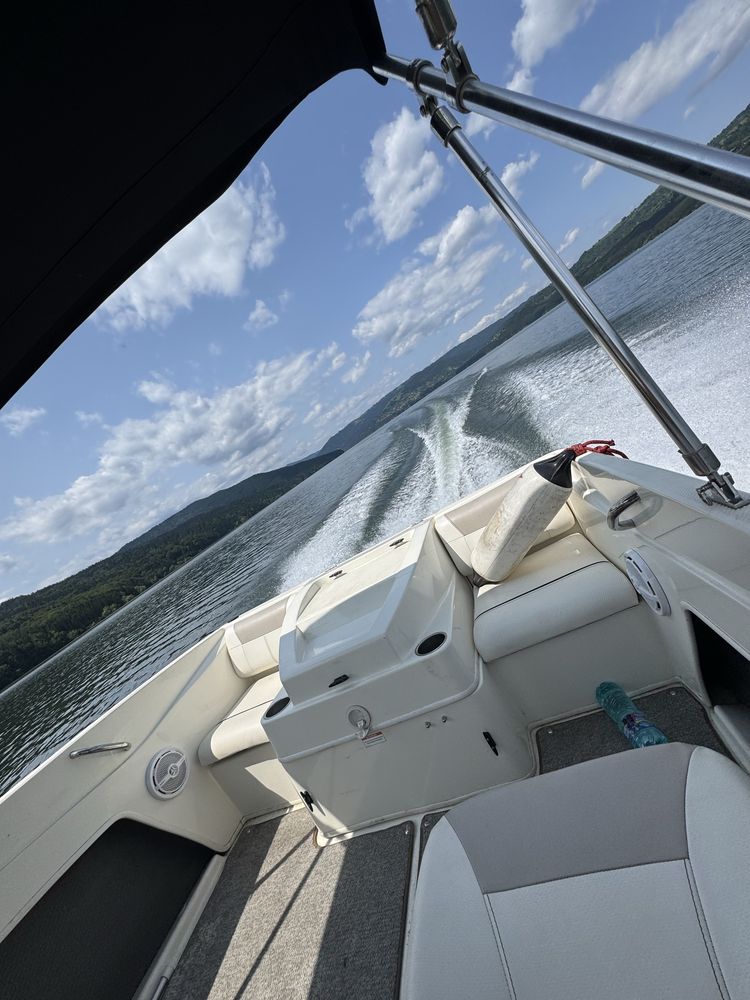 Barca Bayliner 175GT 2013, 220 ore, 6m lungime stare excelenta